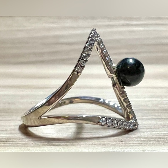 Jade of Yesteryear Sterling Silver Charcoal Jade & CZ Open Band Ring, Size 8.5 - Picture 5 of 10